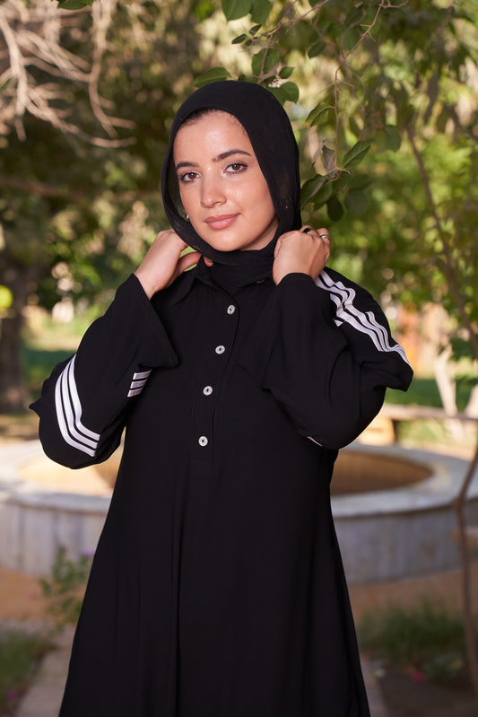 عباية ثلاثية الخطوط