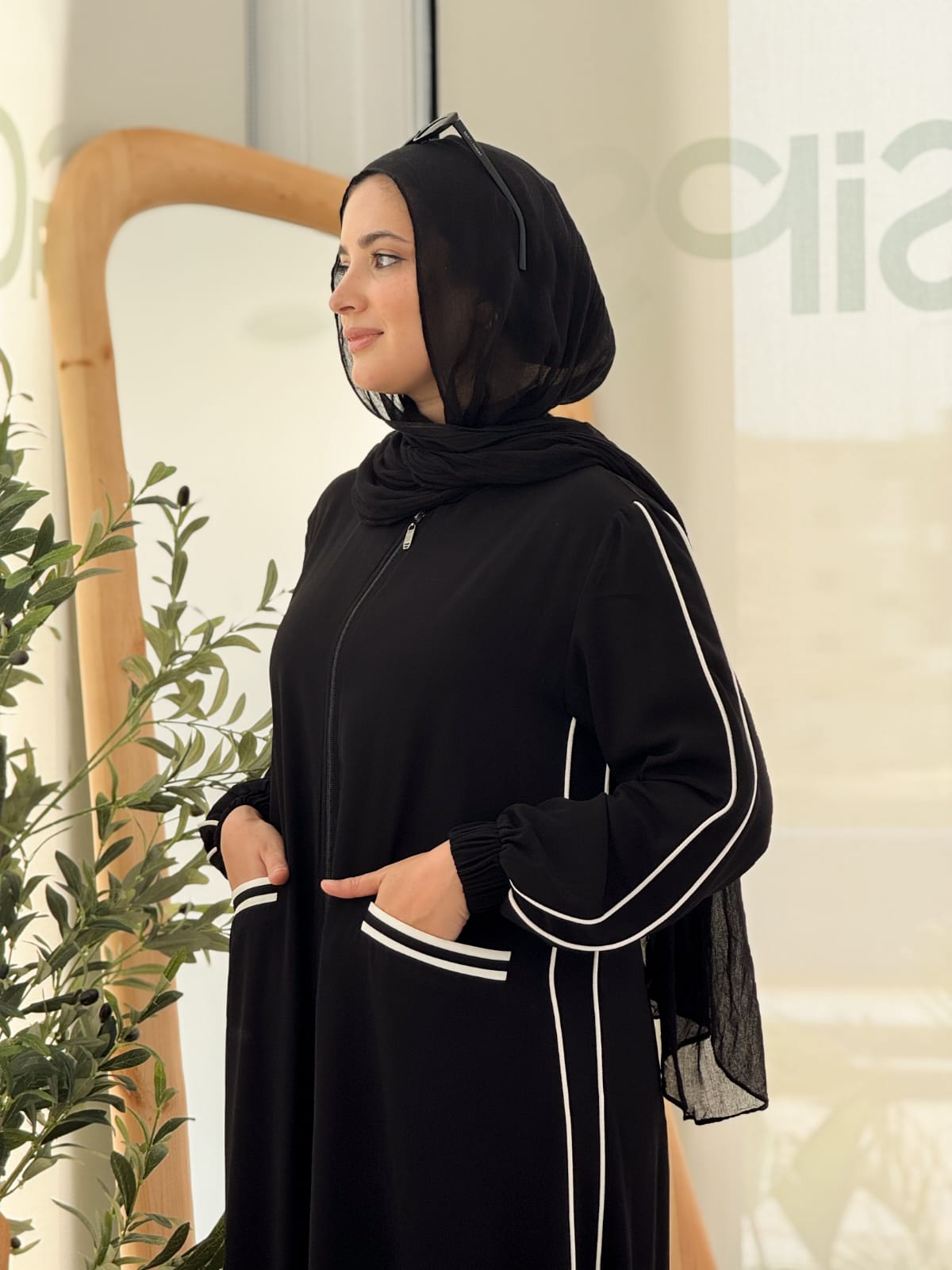 Zipper Lined Abaya